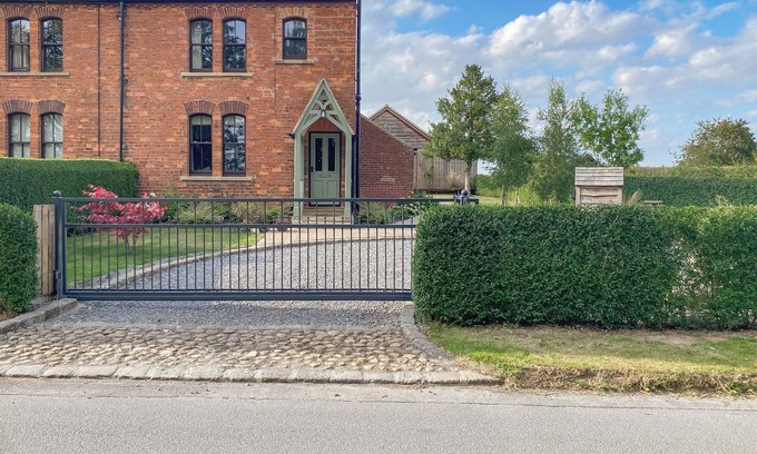 York Cottage | 3 bedroom accommodation in Whixley, near York