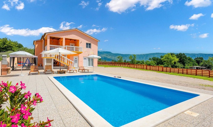 Tupljak House | 3 bedroom amazing home in Podpican