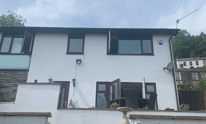 Nantgarw House | 3 bedroom home in the heart of Welsh Village.