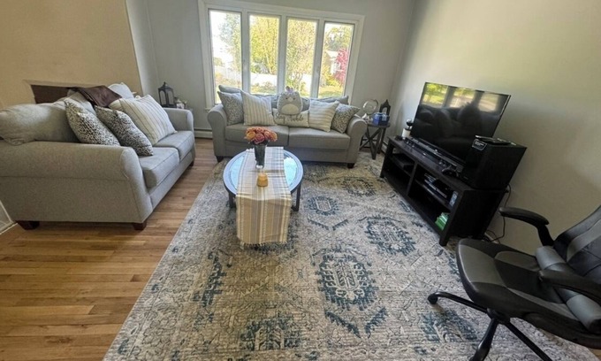 Hauppauge House | 3-bedroom house in beautiful hauppauge!