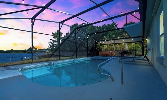 Sunridge Woods House | 3-bedroom house in cool Davenport with AC