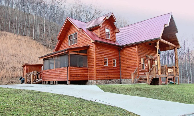 Pecks Mill Cabin | 3 bedroom Master Deluxe