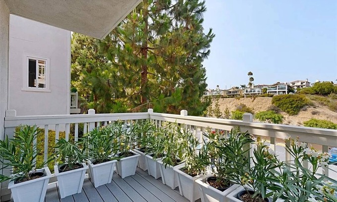 Lantern District House | 3-bedroom remodeled townhome in Dana Point - 5 minute walk to beach!