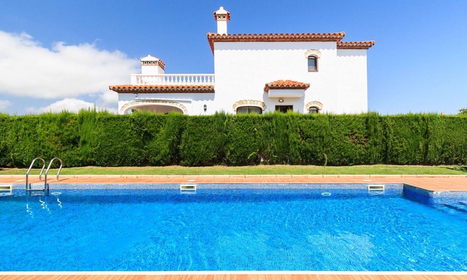 Miami Platja Ski Chalet | 3 bedrooms house - a/ac-Swimming pool-Barbecue 186 UHC MAGRANERS