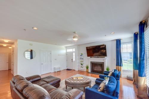 Ocean View Apartment | 3 Mi to Beach Ocean View Getaway with Pool Access