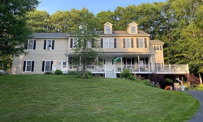 Fly Creek House | 3 min. to Dreams Park, 33 ft. Long Heated Pool, Clean and Updated. Fun & Private