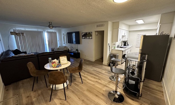 Winchester Apartment | 3 Min Walk to Strip/Free Parking Near Stratosphere Casino/Entire Apartment