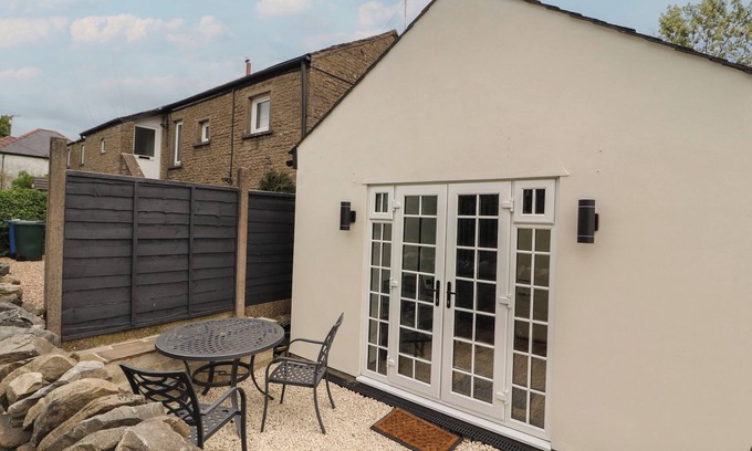 Horton in Ribblesdale Cottage | 3 PEAKS PENYGHENT LODGE, family friendly in Horton-In-Ribblesdale