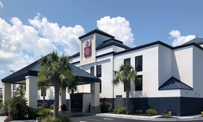 Vaught Hotel | 3-Star Hotel ∙ Best Western Plus Myrtle Beach at Intracoastal
