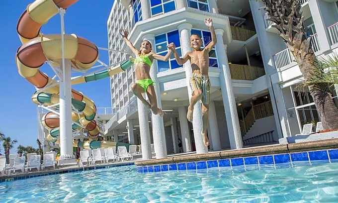 Myrtle Beach Hotel | 3-Star Hotel ∙ Crown Reef Beach Resort and Waterpark
