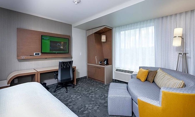 Littleton Hotel | 3-Star Hotel ∙ Courtyard by Marriott Boston Littleton