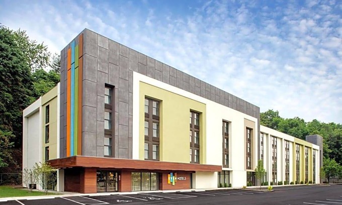 Norwalk Hotel | 3-Star Hotel ∙ EVEN Hotel Norwalk, an IHG Hotel