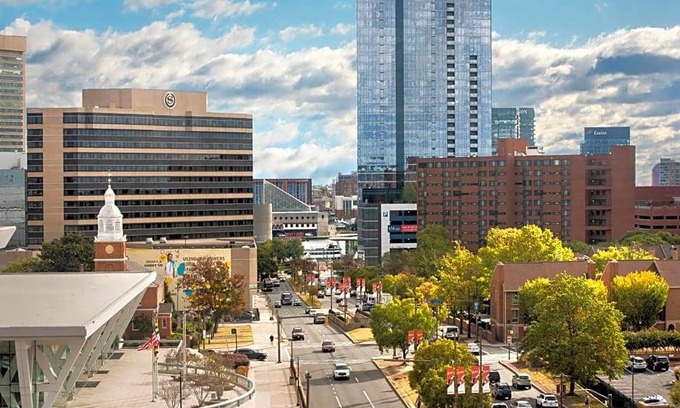 Downtown West Hotel | 3-Star Hotel ∙ Sheraton Inner Harbor Hotel