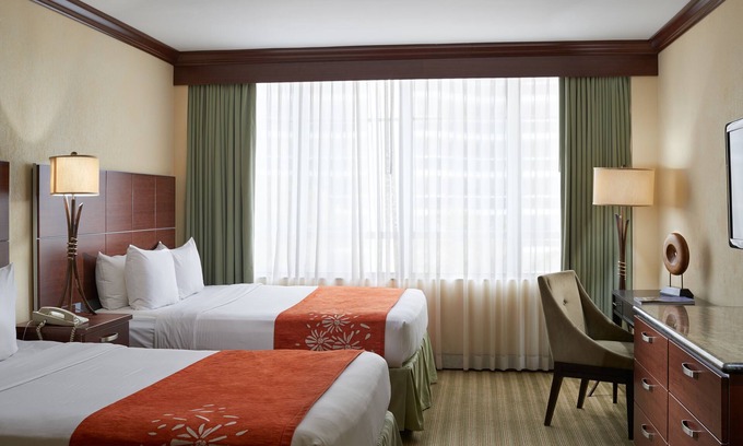 Sunny Isles Beach Hotel | 3 Units Perfect for Groups! Pool, Pet-friendly!