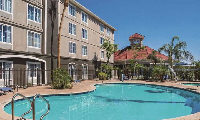 Ahwatukee Foothills House | 3 x 2 Double Beds Mobility Rm at La Quinta Inn by Wyndham Phoenix Chandler