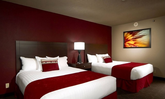 Laughlin Hotel | 3 x Sedona Pool View Queen Non Smoking Room at Edgewater Casino Resort