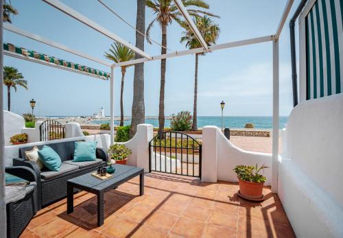 Castillo de Sabinillas Apartment | 30 Beachhouse 15m beach sea Duquesa Manilva Andalucia