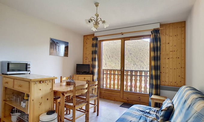 Saint-Jean-dʼAulps Apartment | 30 m² Apartment ∙ 2 bedrooms ∙ 6 guests
