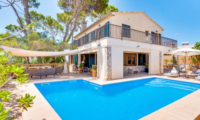 Can Pastilla Villa | 300 m² Villa ∙ 4 bedrooms ∙ 7 guests