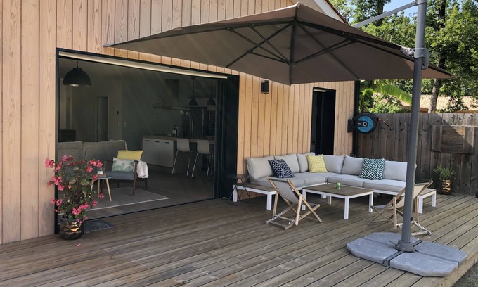 Hourtin House | 300m from the Lac beach! Superb house, wood cladding.