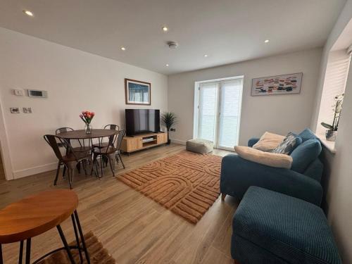 Shrewsbury Apartment | 30ALBPL 2 Bedroom Flat Free Parking
