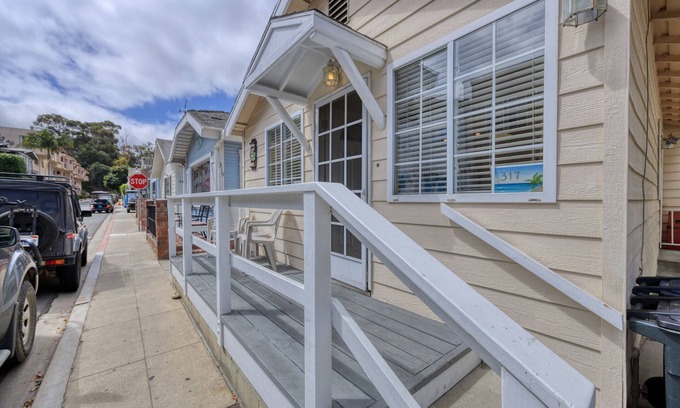 Avalon House | 317CE: Cozy 1 Bdrm Cottage. Â Minutes from the Beach, Restaurants and Shops! - 3