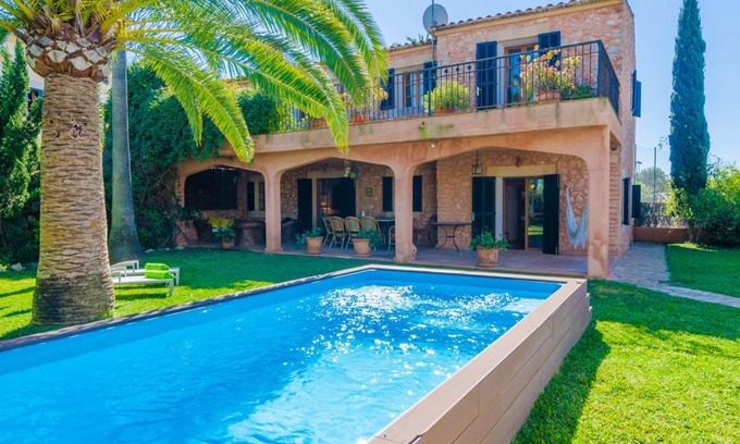 Es Llombards Villa | 324 m² Villa ∙ 4 bedrooms ∙ 6 guests