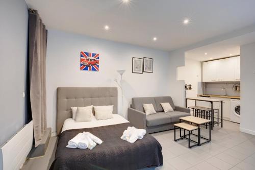 Quartier de la Folie-Mericourt Apartment | 325 Suite Greta - Superb apartment in Paris