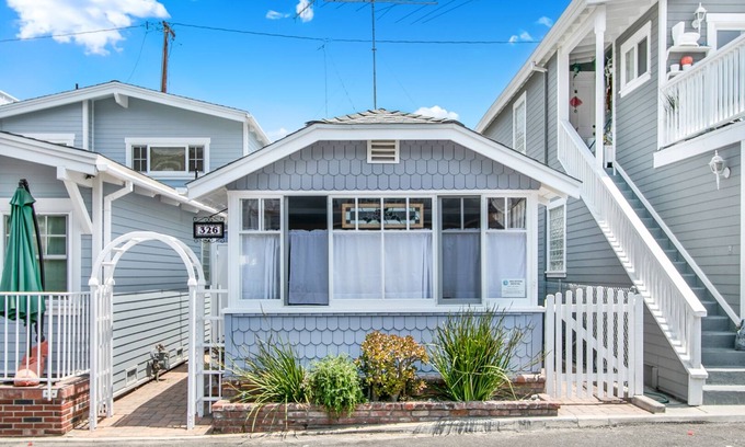 Avalon House | 326E: Cozy Beach Bungalow on Eucalyptus, WIFI, Quick Walk to Beach - 326 Eucalyp