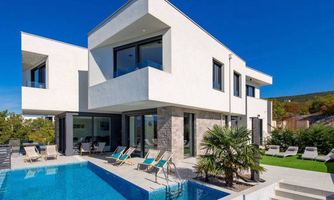 Zurkovo House | 330 m² House ∙ 5 bedrooms ∙ 14 guests