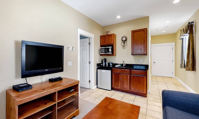 Northeast Harbor Hotel | 35 m² Hotel ∙ 1 bedroom ∙ 4 guests