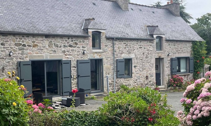 Plevenon Apartment | 351 - Authentic farmhouse near the coast