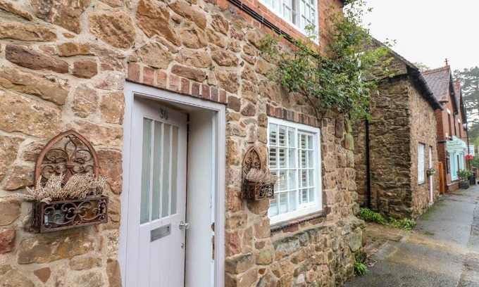 Ticknall House | 36 Main Street