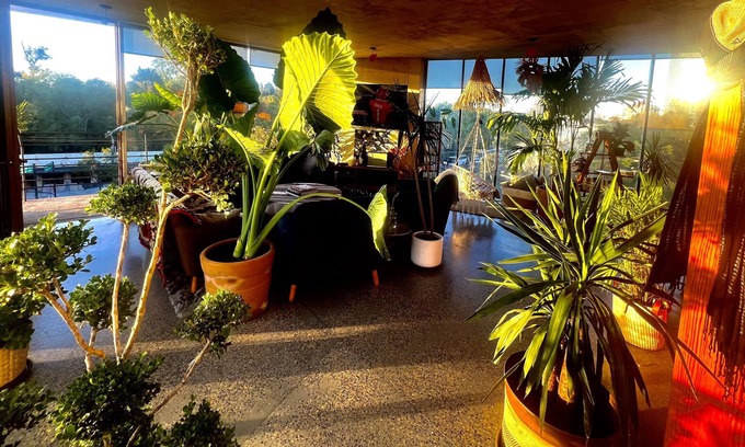 San Miguel Chapultepec Apartment | 360 views of Mexico city. Light filled floating sensations.
