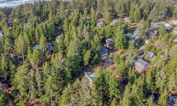 Manzanita House | 390 High (MCA 567)
