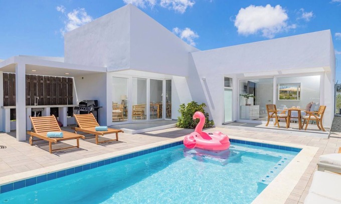 Sabana Liber Villa | 3BR 3BA Newly Built w/Private Pool 5 min 2 Beach