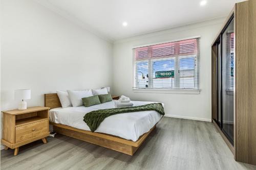 Sandringham House | 3BR Home w Ample Parking 10 Min to Auckland CBD