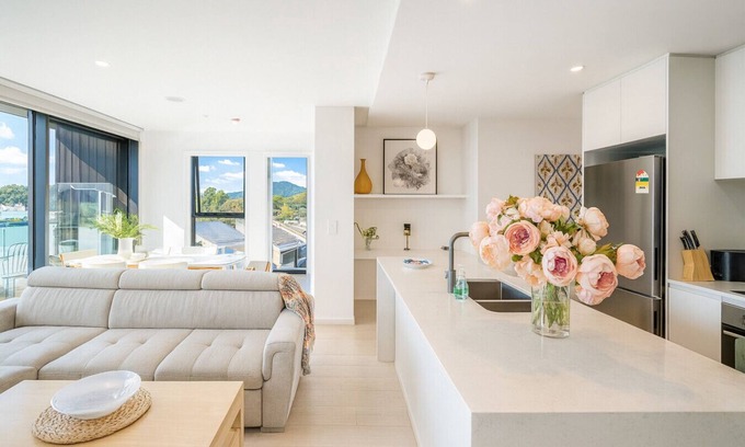 Reid Apartment | 3BRs Apt with Mountain Views | Heart of Canberra