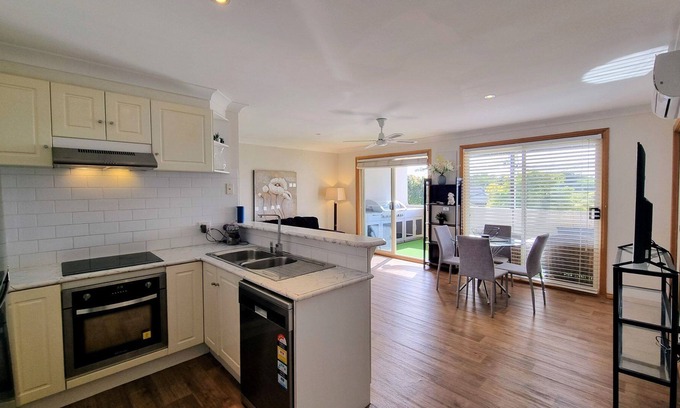 Newhaven Apartment | 4/8-10 Forrest Avenue Newhaven VIC 3925