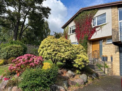 Broughty Ferry House | 4-Bed Seaside Dream House - Sleeps 8 & Parking