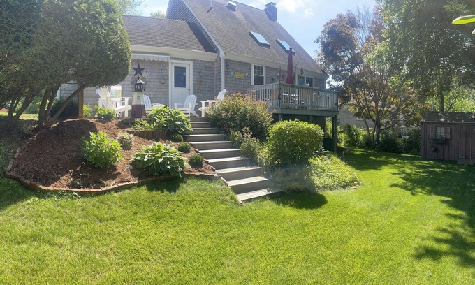 Yarmouth Port House | 4 Bedroom 3 Bath Colonial in Yarmouth Port Sleeps 8
