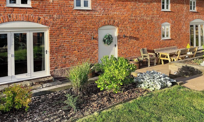 Malpas Cottage | 4 bedroom accommodation in Edge, near Malpas