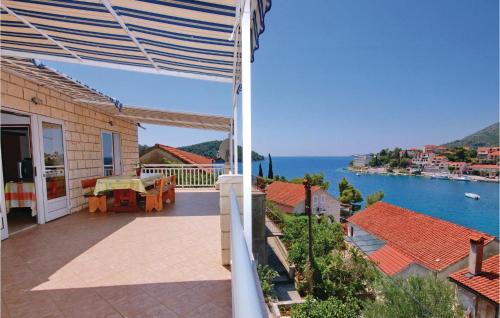Brna Apartment | 4 Bedroom Beautiful Apartment In Brna