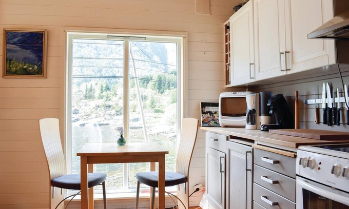 Haveland House | 4 bedroom lovely home in Eivindvik