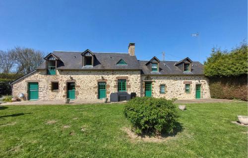 Mont-Saint-Jean House | 4 Bedroom Nice Home In Mont-Saint-Jean