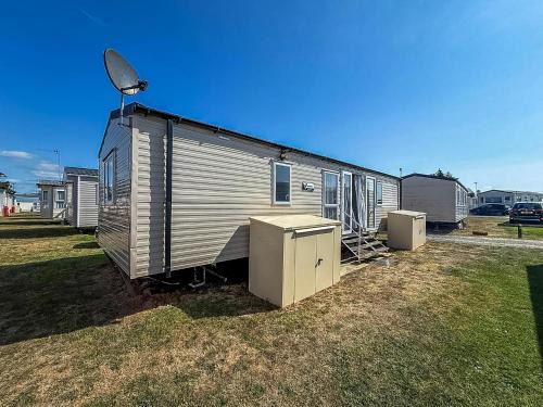 Felixstowe Other | 4 Berth Caravan With Unlimited Wi-Fi At Suffolk Sands Holiday Park Ref 45022B