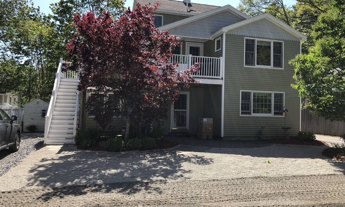 Ogunquit House | 4 BR, 3 Bath Close Walk To Everything! 1/2 Mile to Center 8/10 to Beach