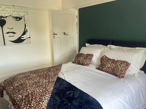 Earley House | 4 BRD House, with Double Parking