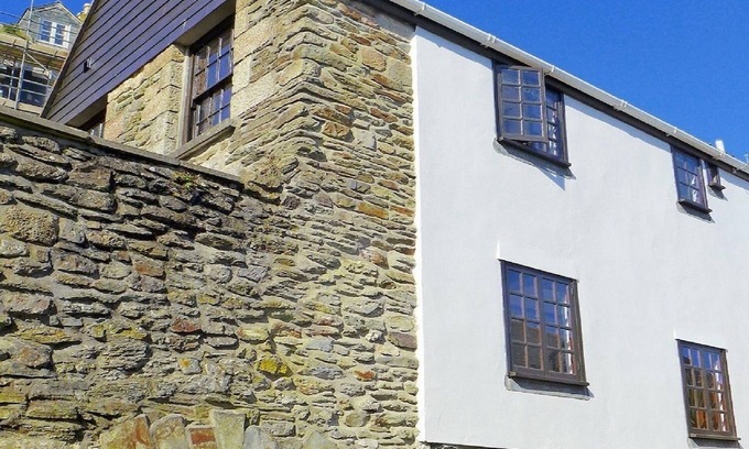 Mylor Churchtown Cottage | 4 Capt Uptons Cottages. Central but secluded. Fast Wifi. Top floor sea views.
