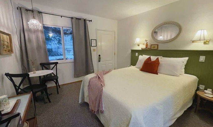 Port Angeles Hotel | #4 ✺Delightful Inn Room Near Lake Crescent✺